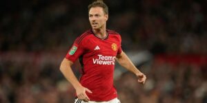 Jonny Evans Tutup Karier Gemilang di Manchester United