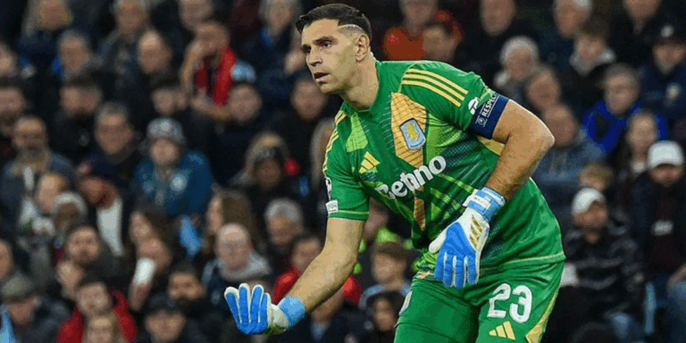 Andre Onana Jadi Penghalang MU Datangkan Emiliano Martinez