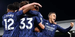 Arsenal Kokoh di Puncak, Liverpool Terpuruk di Klasemen