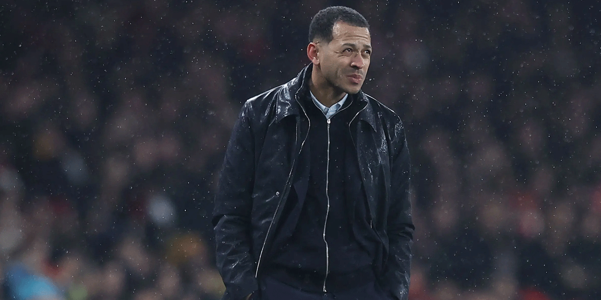 Liam Rosenior Balas Pedas Kritik Paul Merson Usai Kekalahan Chelsea